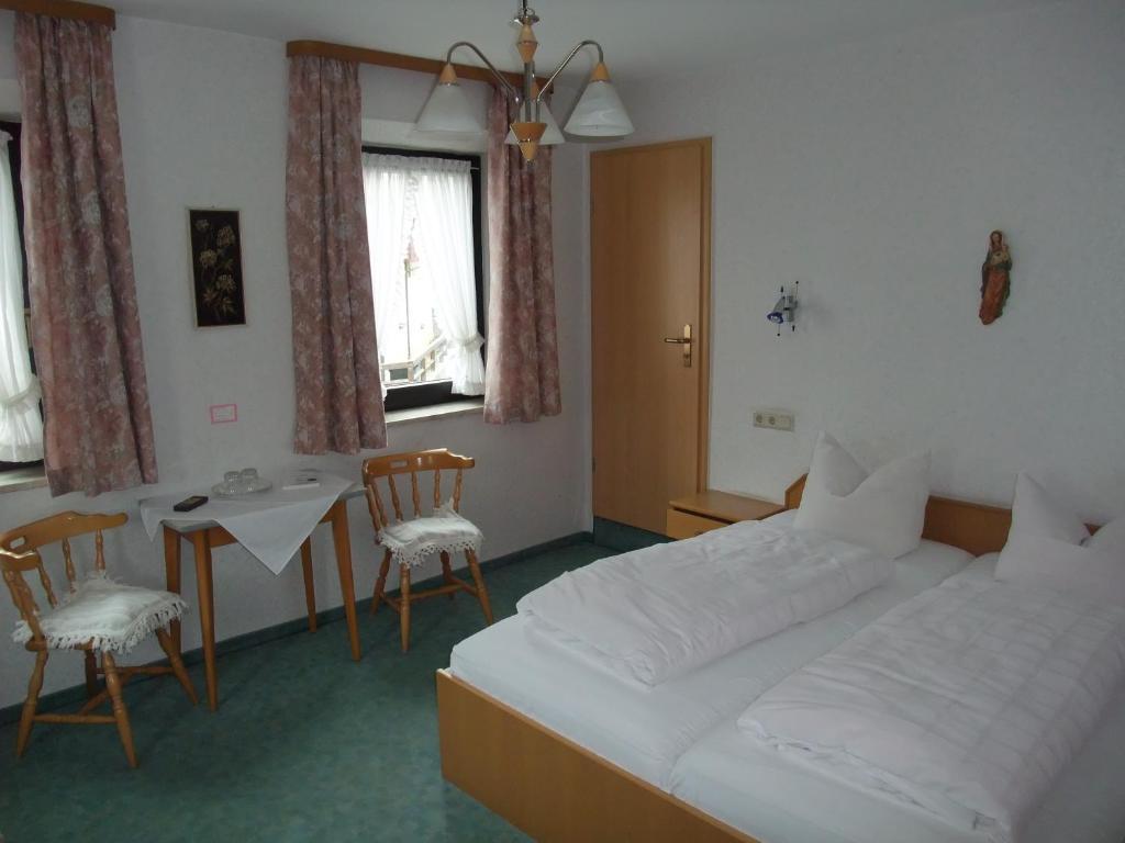 Gasthof Alte Post Obertrubach Стая снимка